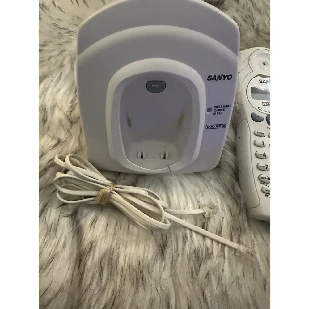 SANYO 900 MHz White Cordless Handset Caller ID Speakerphone